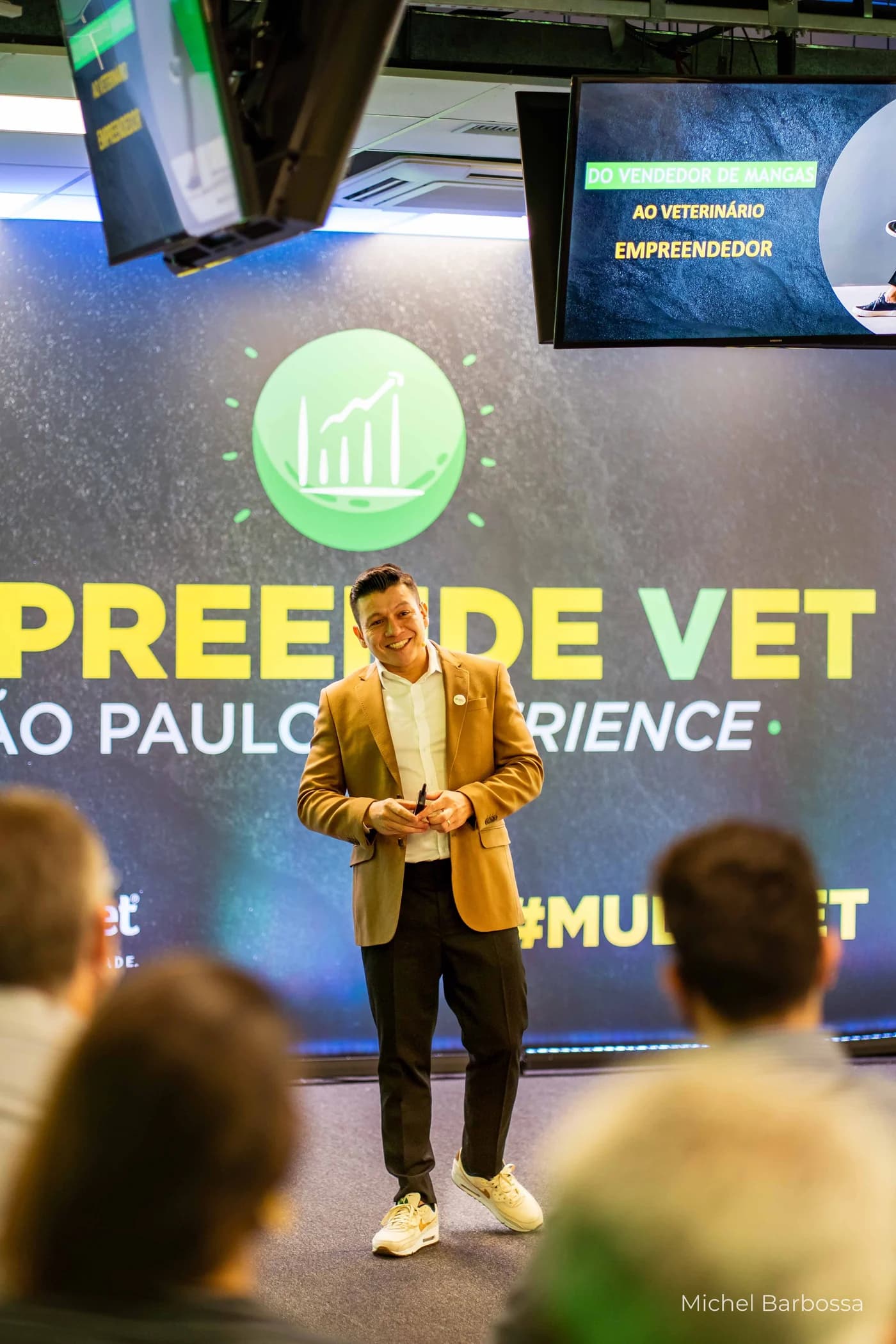 Gustavo Roland em um evento da EmpreendeVet